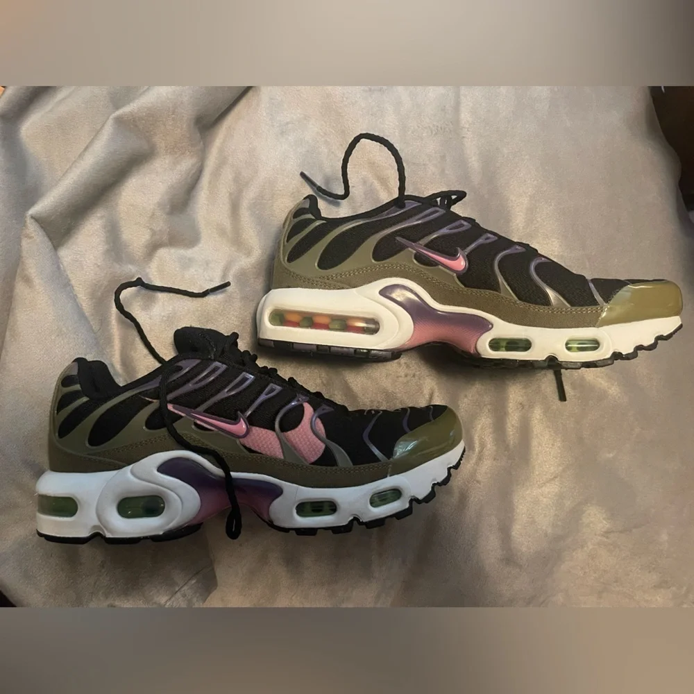 2022 Nike Air Max Plus GS 'Black Canyon Purple' size 6Y New without box